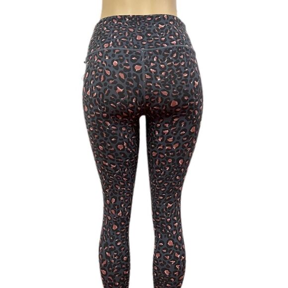 Victoria's Secret Sport Knockout Animal Print Tight Medium Rise Large NWT - Picture 4 of 9